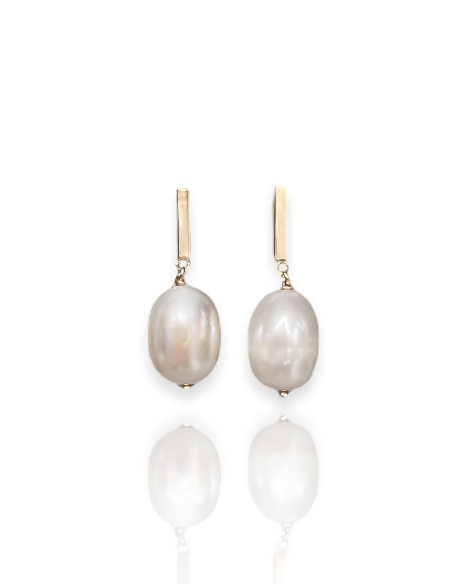 Sara earrings deals